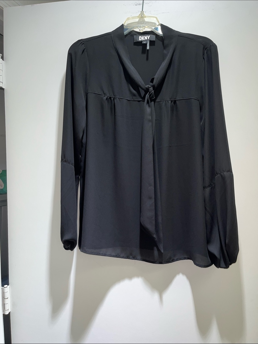 Size Med DKNY Black Long-Sleeve Tie-Neck Blouse PRICED 2 SELL